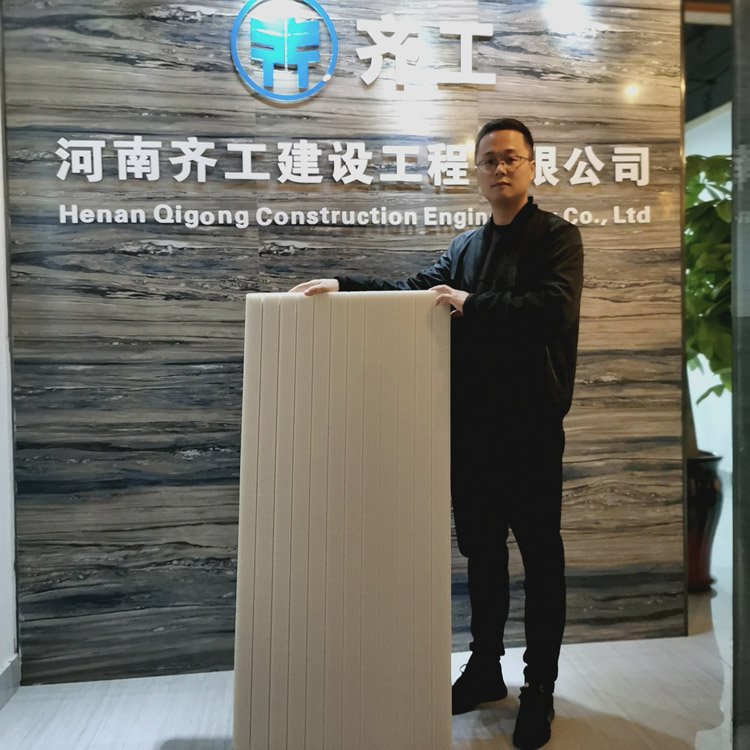 擠塑板的質(zhì)量決定著擠塑板的價格